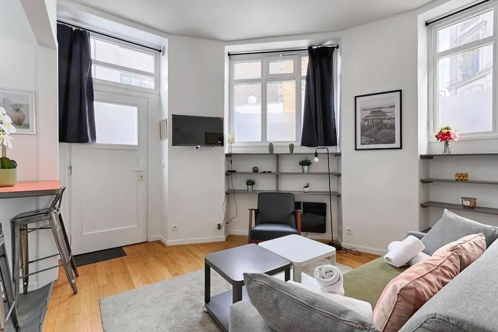 Charming Apartment 1Br Batignolles Paris France